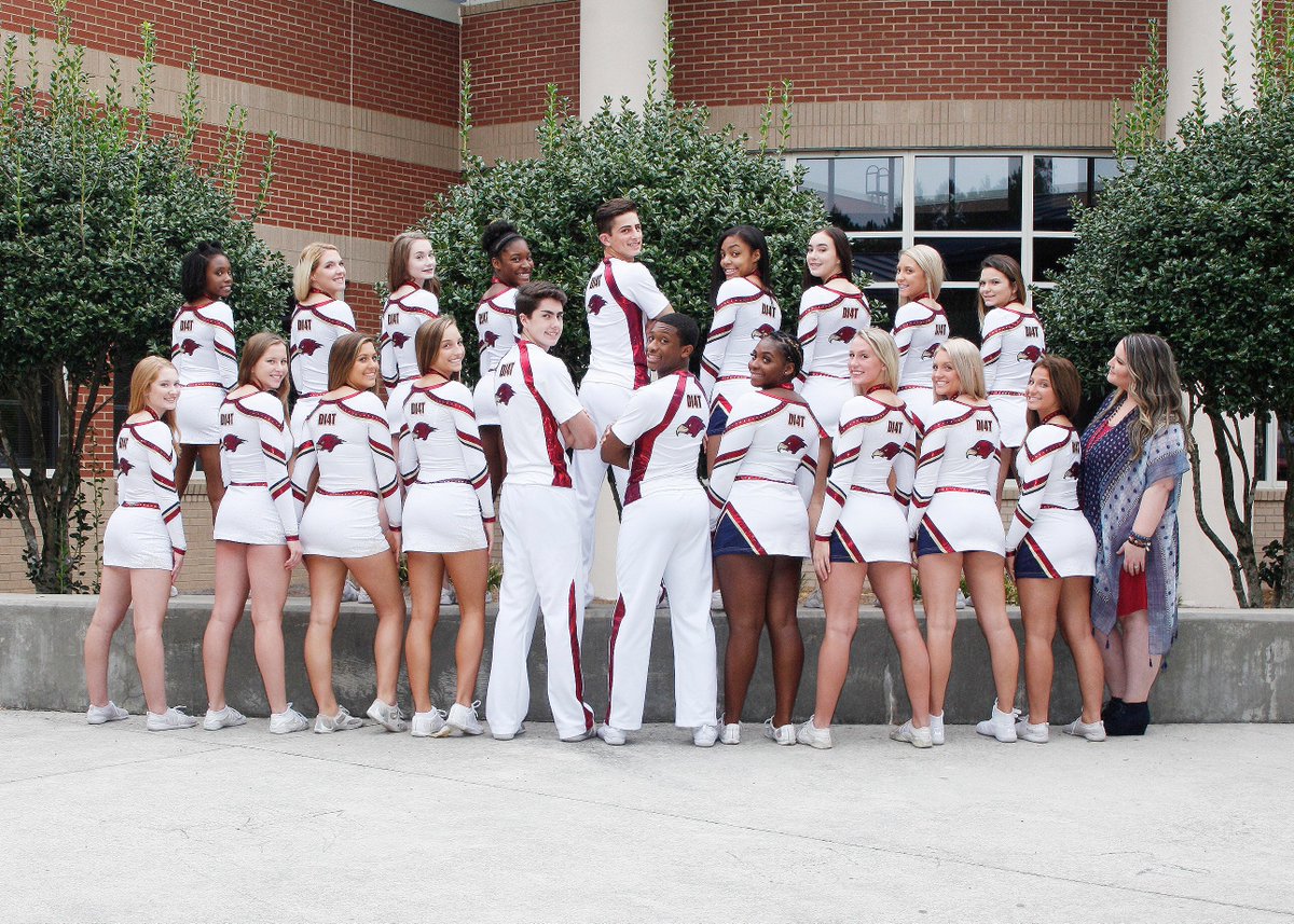 MCHarveyReports's tweet photo. Safe travels and best of luck to our competition Cheerhawks as they head to Columbus for tomorrow's state championship! You got this! @MillCreekCheer #MCBaby #DI4T https://t.co/czp6dMjUnI