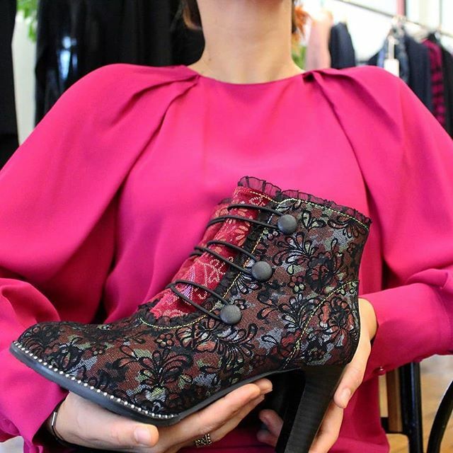 lauravitabrand's tweet photo. Reposted from @flamigni_forli thanks a lot! . . . 💕🌺Super Color🌺💕@jucca_approved @dondupofficial @lauravitaofficial #flamigni_forli #jucca #dondup #lauravita #fuxia #fw19 #autunno19 #faenza #ravenna #milanomarittima #cesena https://t.co/PkamZPDYsH https://t.co/vpZM8MsW58