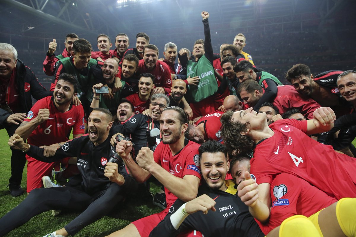 Bekle bizi Londra! 

Tebrikler Çocuklar, tüm Türkiye size minnettar! #millitakim