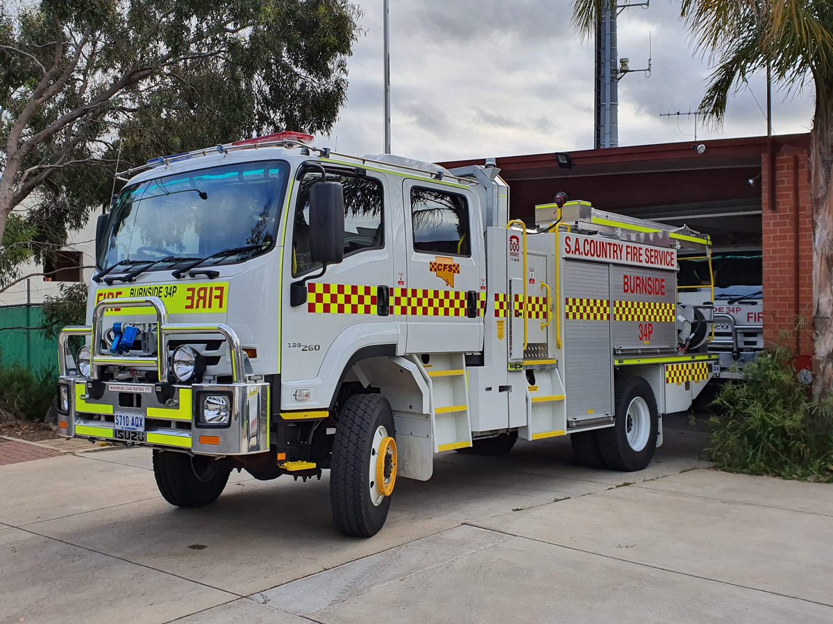 burnside_cfs's tweet photo. Burnside received a brand new appliance last night. It replaced our old rural truck that was removed from service 2 years ago. It is great to have a brand new frontline rural/urban interface appliance ready to go for the fire danger season which starts today. https://t.co/qlLwpR01NQ