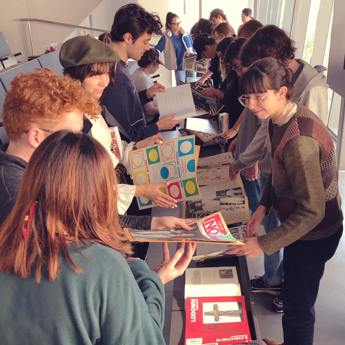 victorpcorona's tweet photo. Today my LA subcultures class at @EmersonLAcenter warmly welcomed @USCRoski Professor Ewa Wojciak, who co-published punk magazine #NOMAG before working for Fox, CBS & other studios. https://t.co/COHydRmQzd