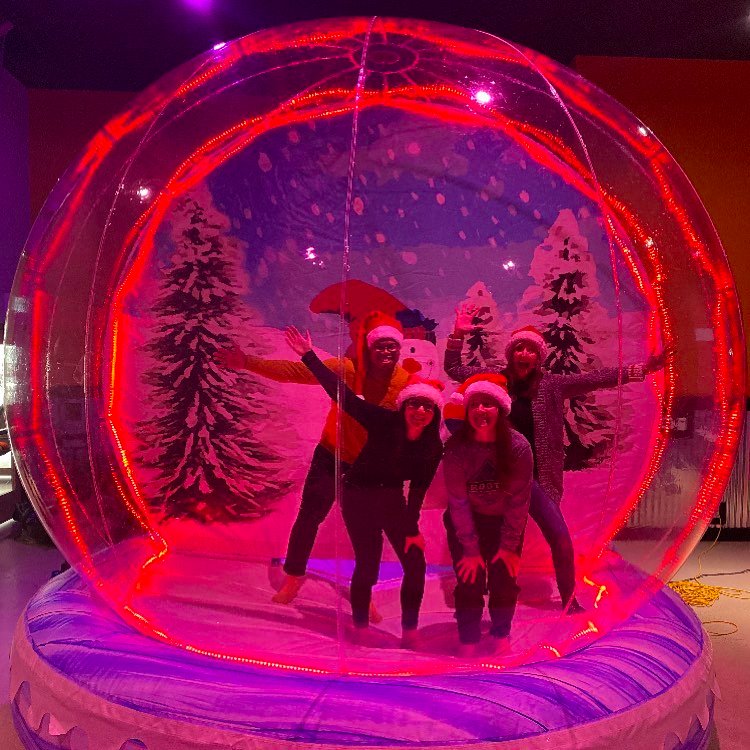 Post a picture of you in the * FREE * GIANT SNOW GLOBE photo booth tomorrow and use the #MidlandTreeLighting, to ENTER for your chance to WIN a $50 gift card to Downtown Midland!

DETAILS: facebook.com/events/3699885…

#DowntownMidlandON