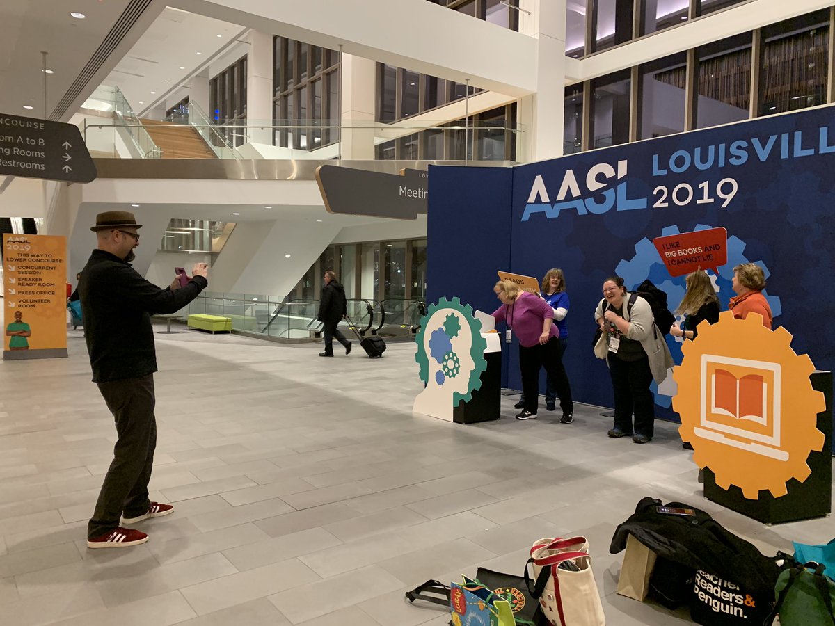 JenGilbert42's tweet image. So this just happened. I got a picture of @AlanGratz taking a picture of a bunch of librarians. #AASL19 #allthethings