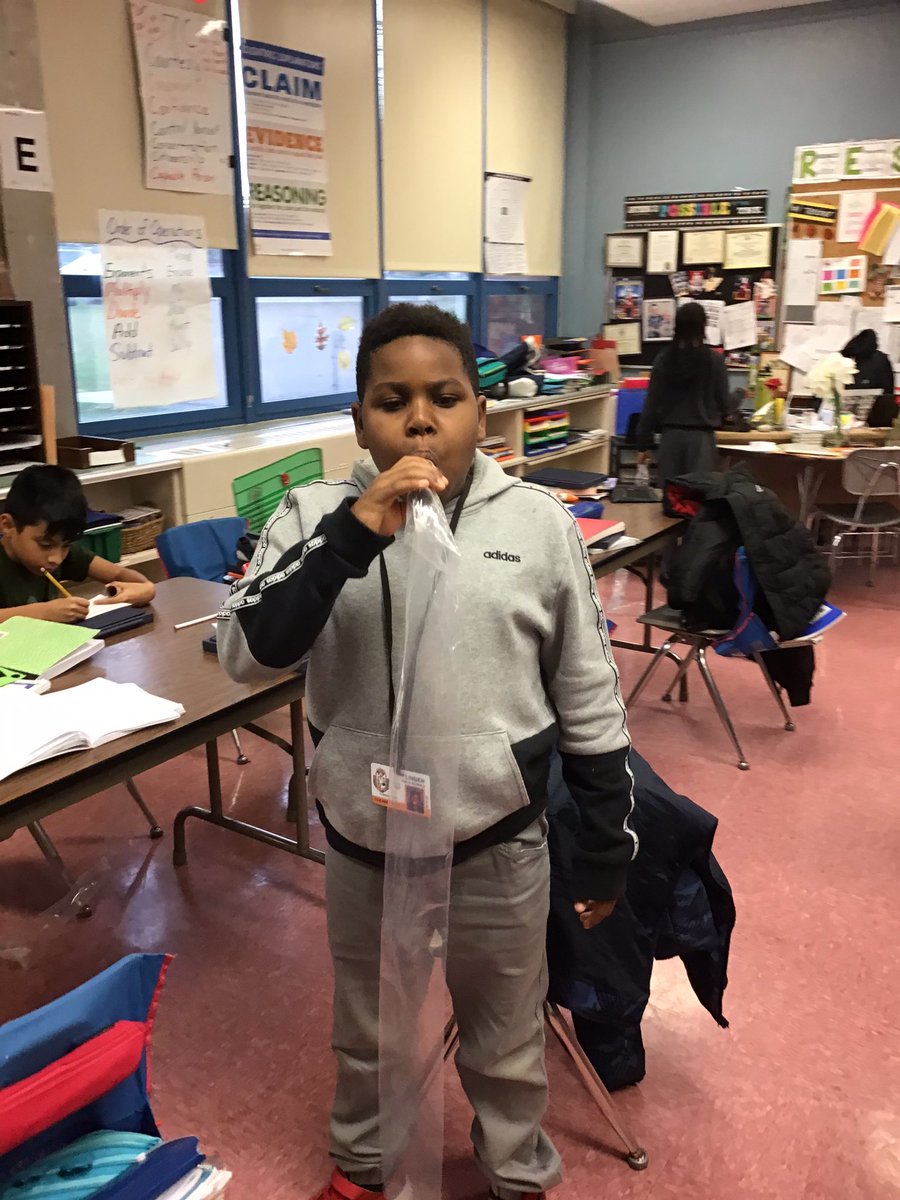 MLeeCrew10's tweet photo. Learning about the respiratory system and testing the volume of our vital lung capacity.@ProfDavidWalker @LindenSchoolsNJ @School10Tigers @ClearyLPS @cindyapalinski https://t.co/jH80heI2Dm