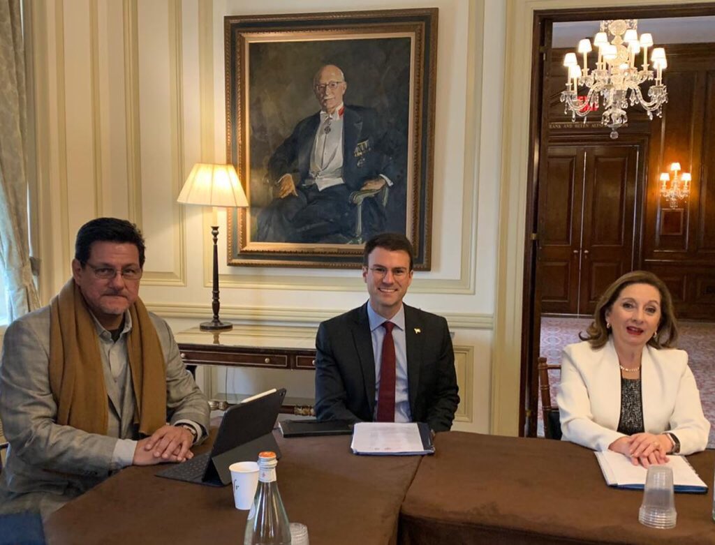 PRO ECUADOR North America (@proecuadornoram) on Twitter photo La Oficina Comercial de <a href="/proecuadornoram/">PRO ECUADOR North America</a> en New York y la Ministra <a href="/PradoHolguin/">Rosi Prado De Holguín</a> participaron de mesa redonda organizada por <a href="/CFR_org/">Council on Foreign Relations</a>. En este marco la OCE ha generado citas para la Ministra y su delegación de empresarios de 🇪🇨 en instituciones y medios de prensa internacional La Oficina Comercial de <a href="/proecuadornoram/">PRO ECUADOR North America</a> en New York y la Ministra <a href="/PradoHolguin/">Rosi Prado De Holguín</a> participaron de mesa redonda organizada por <a href="/CFR_org/">Council on Foreign Relations</a>. En este marco la OCE ha generado citas para la Ministra y su delegación de empresarios de 🇪🇨 en instituciones y medios de prensa internacional