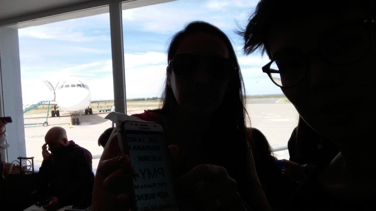 unbuendiaahre's tweet photo. Unas sombras revolotean x los aires.. hoy es un buen dia para viajar a rosario al encuentro de radialistas feministas..
@encuentrorf2019 #ardechubut #hoyesunbuendia #aarree
@RadioLibreFM https://t.co/wzZYflJpgy