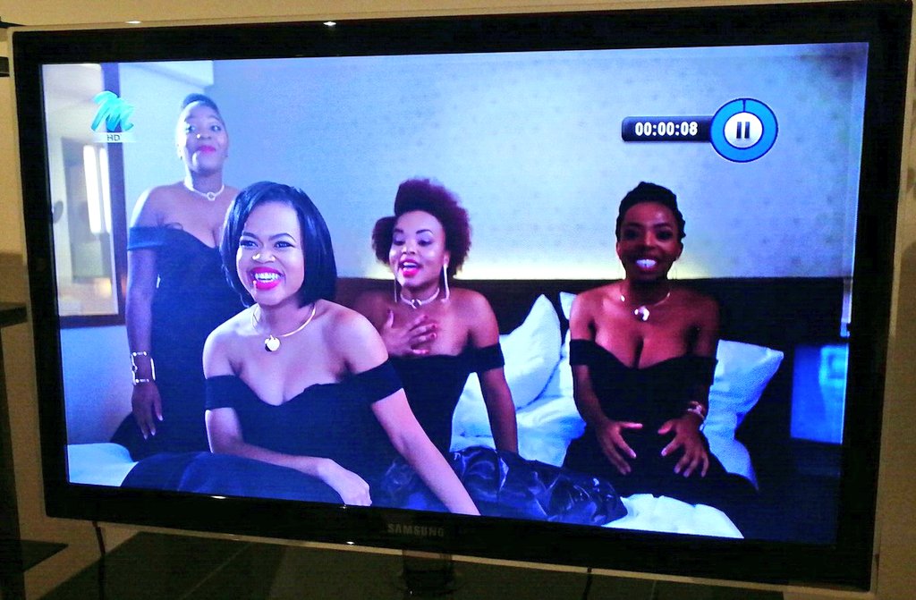 BridgetteM_10's tweet photo. #TBT

Kana this once happened! #WeddingBashers #KgaboWedsNomsa 
👰💑💍💐🙌😭😍❤🔥 https://t.co/0uKhdejj5p