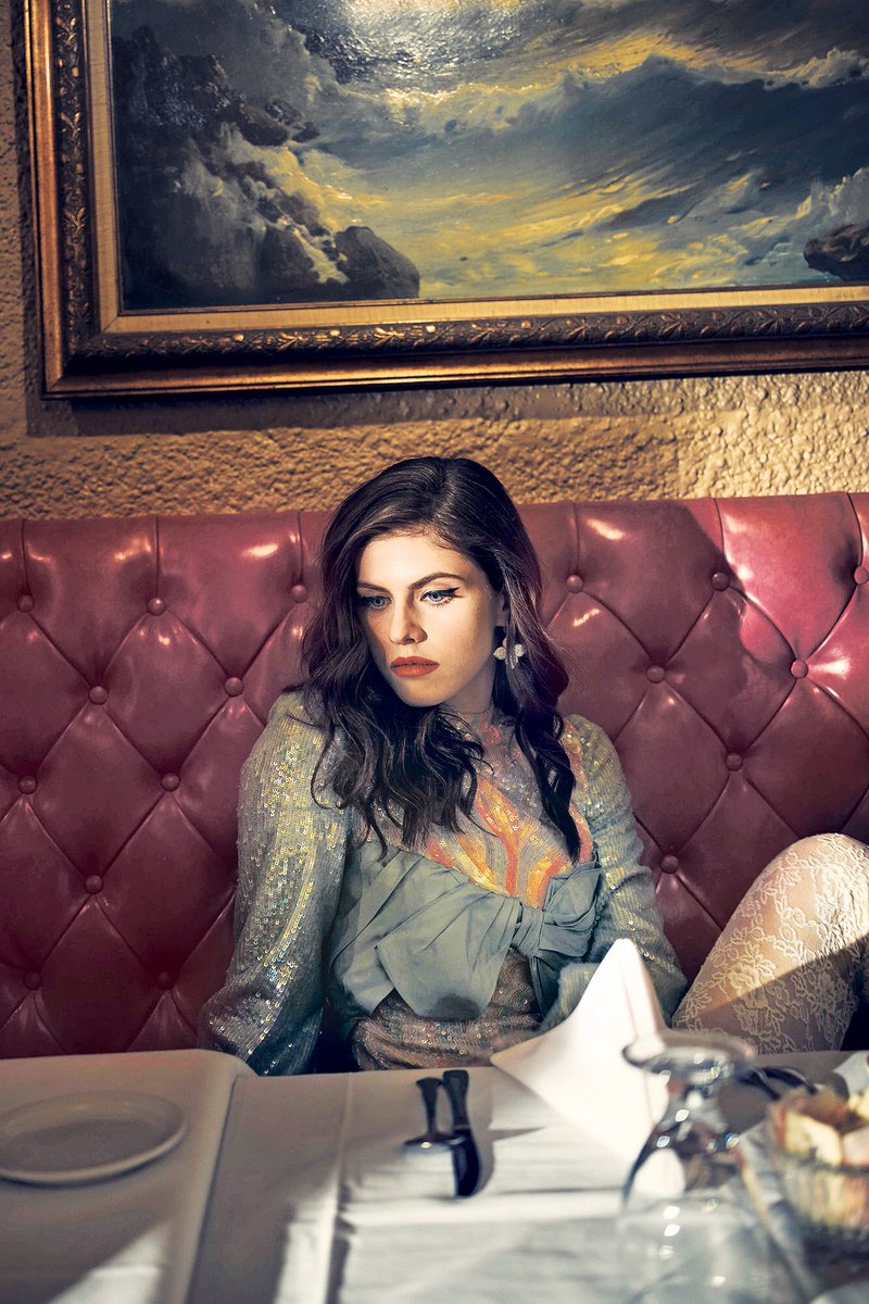 DaddarioAlexFR's tweet photo. 📸PHOTOSHOOT | New York Post November 2019 #AlexandraDaddario  (1) https://t.co/hYyXegA0gx