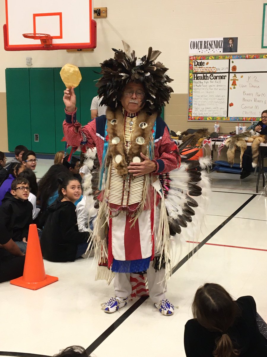 FieldsFourth's tweet photo. Thank you to Mr. Garcia for a wonderful presentation about the Lipan Apache Tribe. Students had the opportunity to handle artifacts and learn about their way of life. @NISDFields @fieldsfitfamily #FieldsLegends https://t.co/rDF0rTsqdz