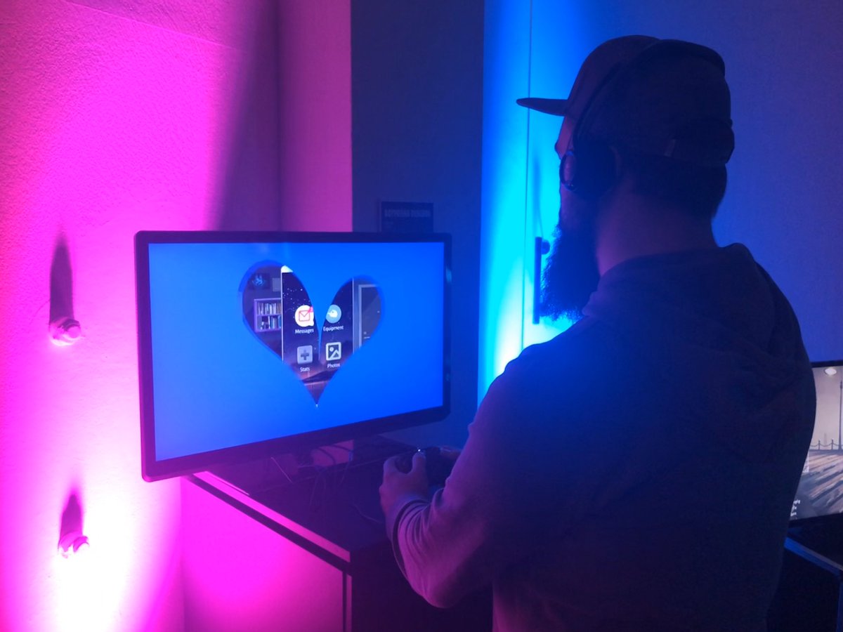 _PLAYfestival's tweet photo. #PLAYlove at our vernissage 🖤
#BoyfriendDungeon by @KitfoxGames https://t.co/DJ7XfEQf7W