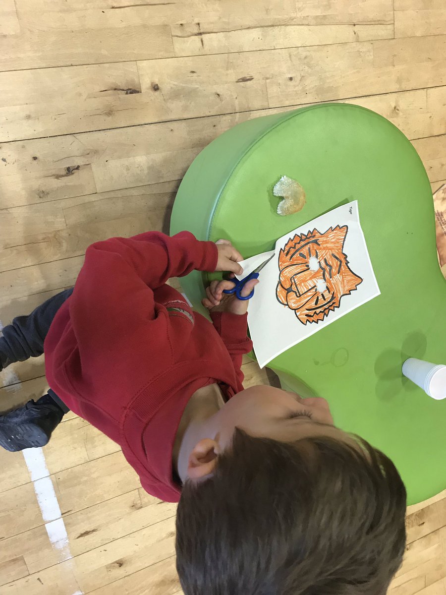 MackenzieSeona's tweet photo. P2’s loving the activities at our Read, Write, Count event today... aka the Story Safari!!! https://t.co/IuuYU6ciQi