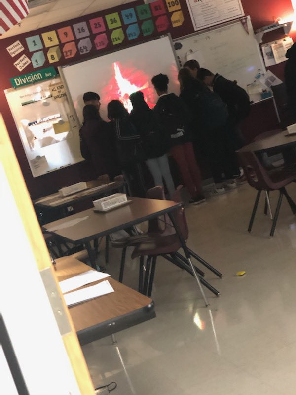 MrsPollyGES's tweet photo. Bell rings for 4th...
Me: Shouldn’t y’all be doing your warm up?
Class: Miss, we ARE warming up!
#todayatlhsk https://t.co/oY2kkQCbTM