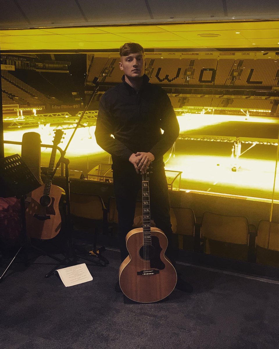 jackfband's tweet image. 🏏Kept this one a little under wraps...

Tonight, Jack will be playing a special live set for cricketing legend @KP24, live at The Molineux, home of our team @Wolves. 

#kevinpieterson #molineuxstadium #unsigned #midlandsmusi