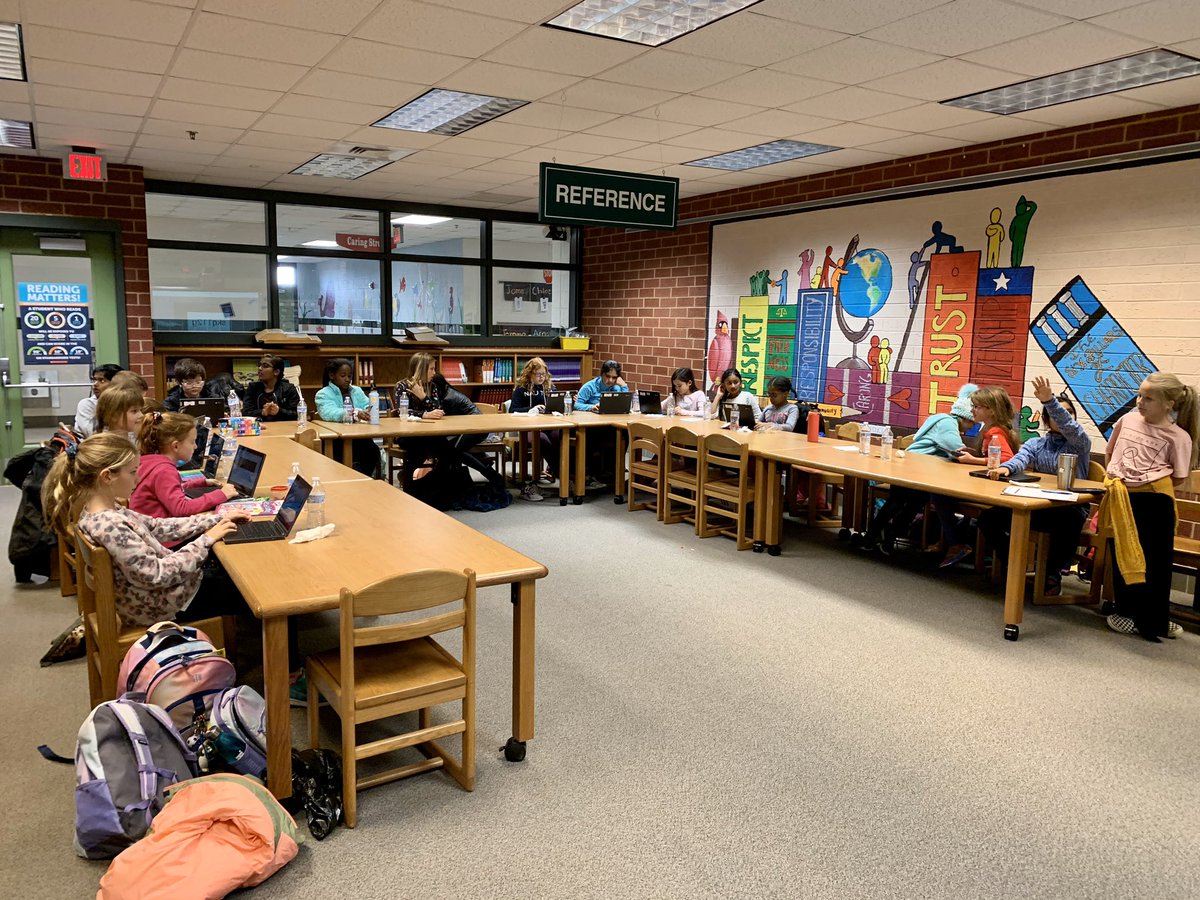 Our new 2019-20 Student Leadership Committee had a very productive first meeting, and looked quite professional on their laptops! <a href="/SeldensLanding/">seldens.landing.es</a>
