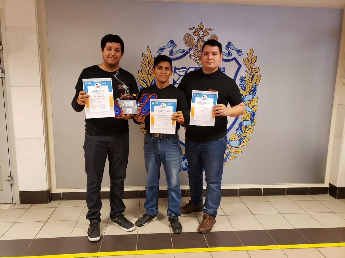 TecNM_MX's tweet image. #OrgulloTecNM
Alejandro Pescador, Abel Ávalos y Francisco Pérez, integrantes del equipo de robótica X-KAU del #TecNM campus Nuevo León, obtuvieron el 5to. lugar en el Concurso Internacional de Robótica, en Moscú Rusia, contra 51 equipos de diversas partes del mundo.