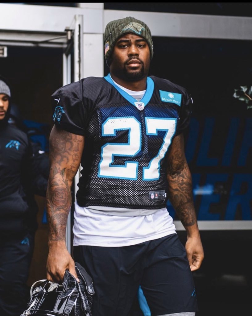 #Gamecock legend Mike Davis is officially a Carolina Panther.
🤙🏽🐔🏈 #VizorSZN
||@MikeDavisRB pic.twitter.com/SxIG2mgGUu