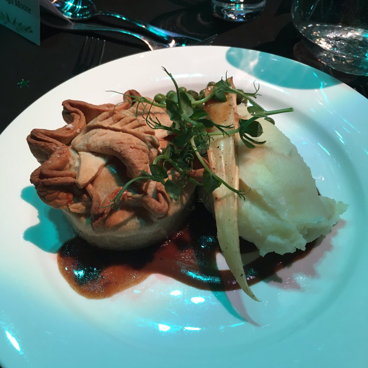 NorthantshourUk's tweet image. This was heaven 😍black gate and Northamptonshire ale pie served with mash, cepe ketchup and a sea salsa @foodawardsHQ #nfad19 #northantshour