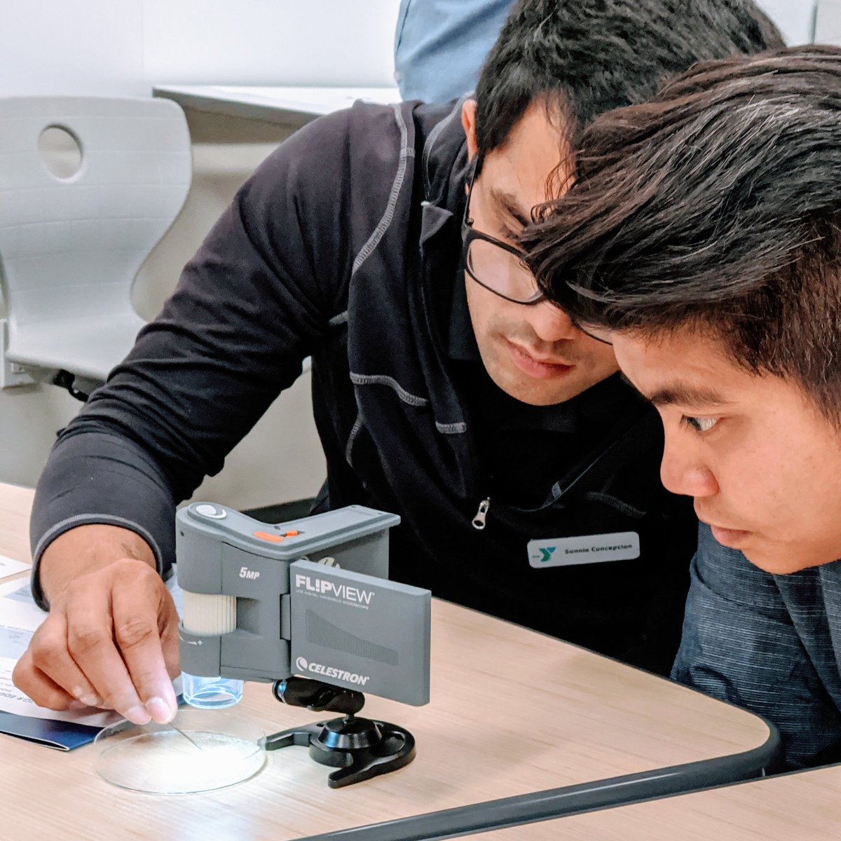 TeachwithTong's tweet image. STEM Studio Day 2 for our Expanded Learning educators! Examining local sand for microplastics using handheld microscopes. #STEMStudio #TGREDUCreate