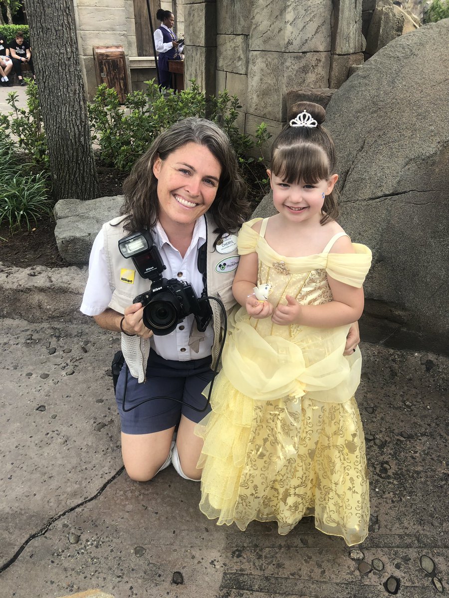 I have to give a HUGE #castcompliment to Cheryl from Oklahoma at <a href="/WaltDisneyWorld/">Walt Disney World</a> today! Our daughter dressed as Belle at BBB and wanted a few pics in front of Beast’s Castle &amp; Cheryl went above &amp; beyond to make her feel like a princess. People like Cheryl make Disney magical! ⭐️