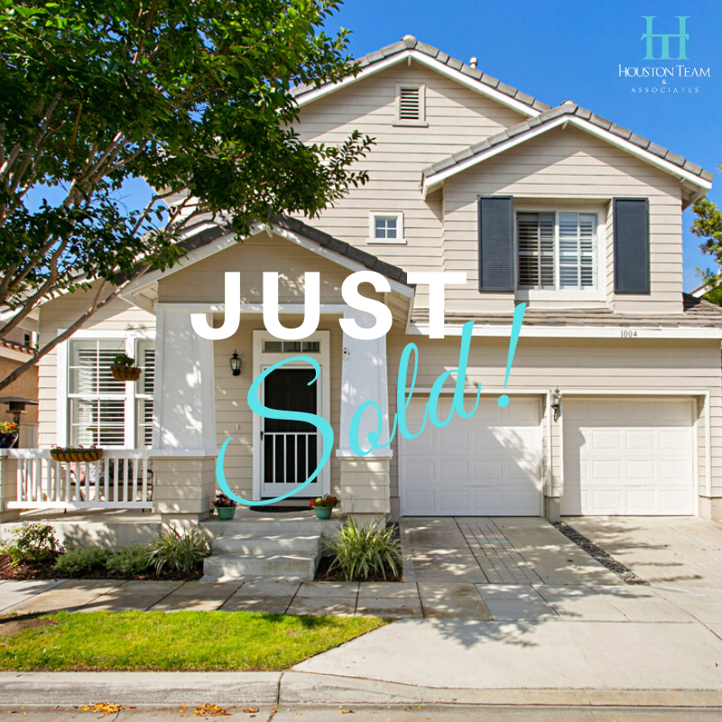 TheHoustonTeam's tweet photo. 🎉ANOTHER SOLD!🎉
This beautifully upgraded home located in the desirable neighborhood of Cambria, Encinitas, SOLD in ONLY 3 DAYS for 101% of ASKING PRICE!
A big 📣CONGRATS to our clients!
#encinitas #SanDiego https://t.co/p1hKUyrAGi