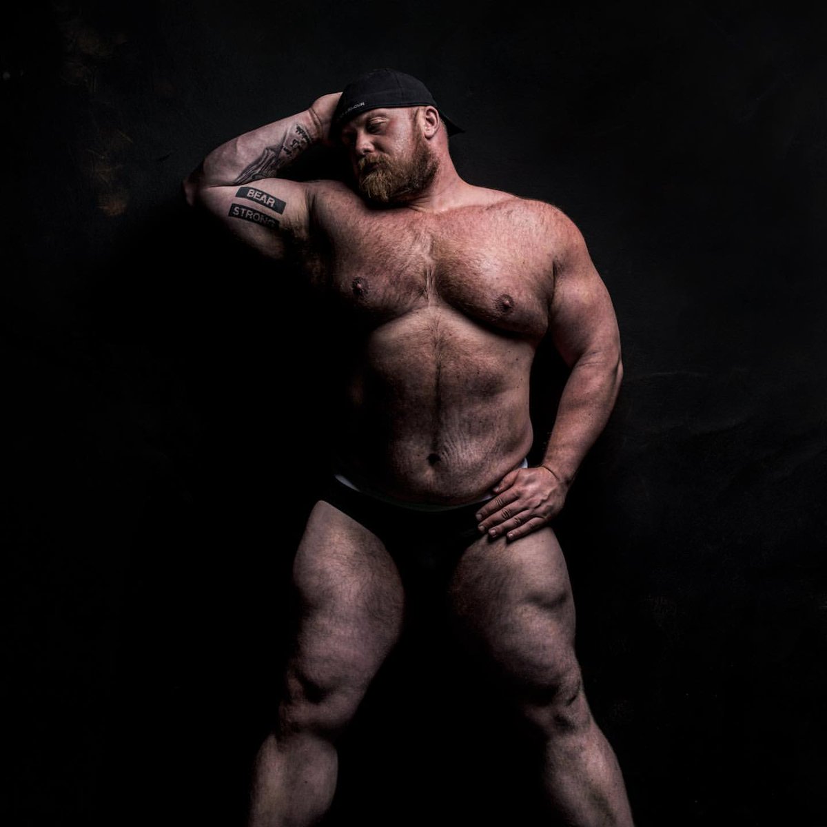 13:47 - 14 нояб. 2019 г. https://gaybears.uk/gay-bears/chris-big-bear-mcnag...