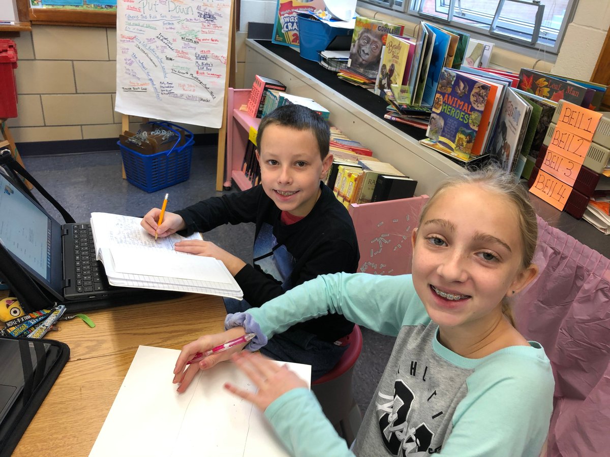 SycamoreRed's tweet photo. Project work in language arts! Students have been working so hard. 😊 @EHGreeneSchool https://t.co/FMY8aGd0FV