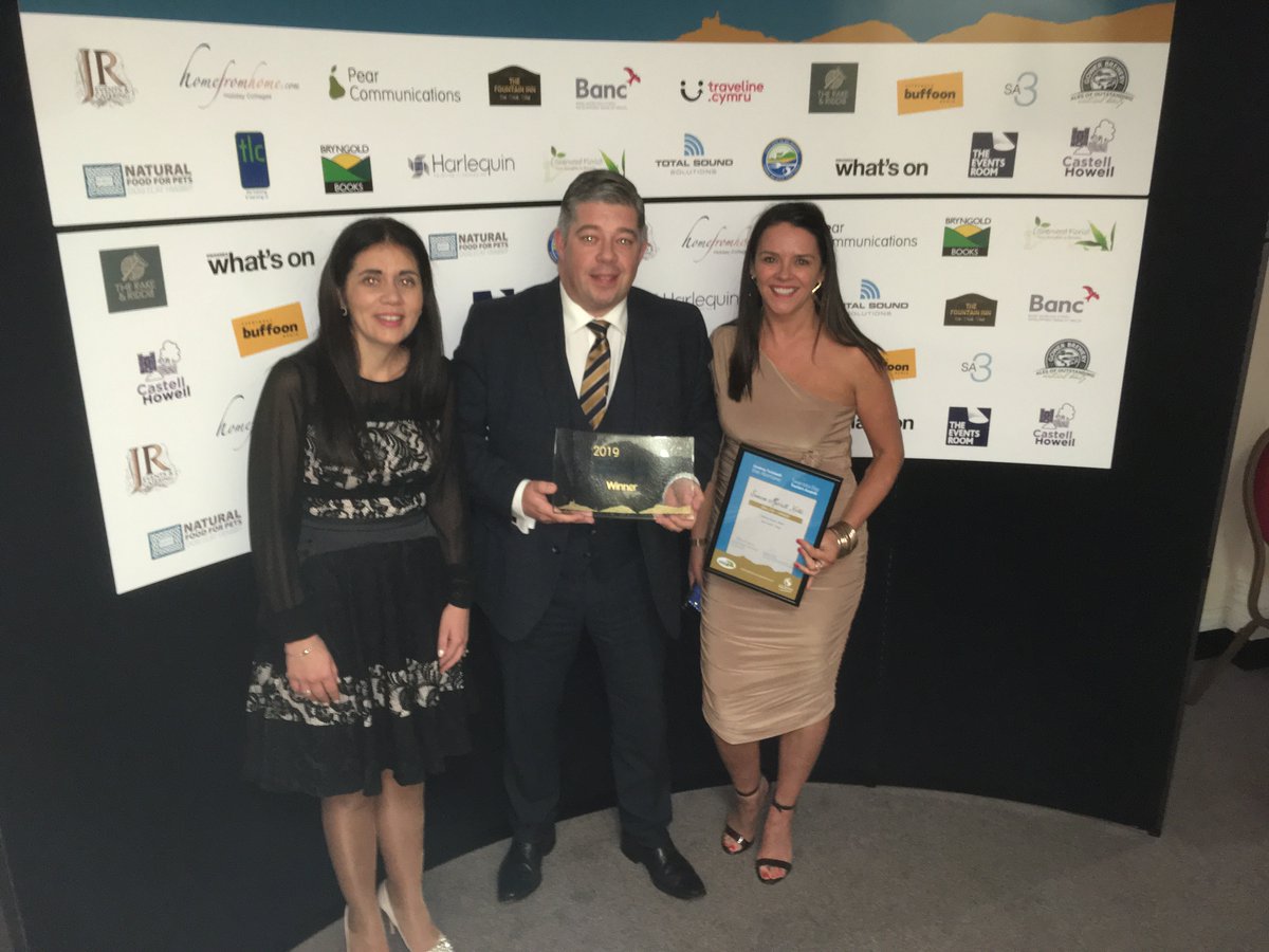 Visit Swansea Bay (@visitswanseabay) on Twitter photo And we’re off! The First award of the night sponsored by <a href="/jreventswales/">JR Events & Catering</a>
goes to @SwanseaMarriott for Best Large Hotel #SBTA19 #SwanseaBayTourismAwards And we’re off! The First award of the night sponsored by <a href="/jreventswales/">JR Events & Catering</a>
goes to @SwanseaMarriott for Best Large Hotel #SBTA19 #SwanseaBayTourismAwards