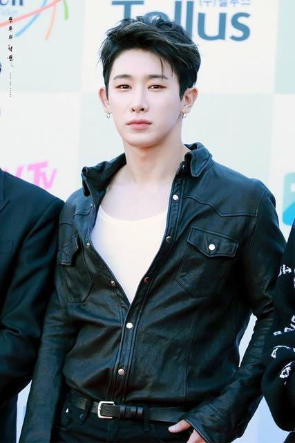 Strength for Wonho doesn't have to be big, grand gestures. Strength is also the little messages of "Wear your coat today, Wonho, it's cold outside" or "Have you had lunch yet?" Never underestimate the power those little things have. #BeStrongForWonho #기억해_514