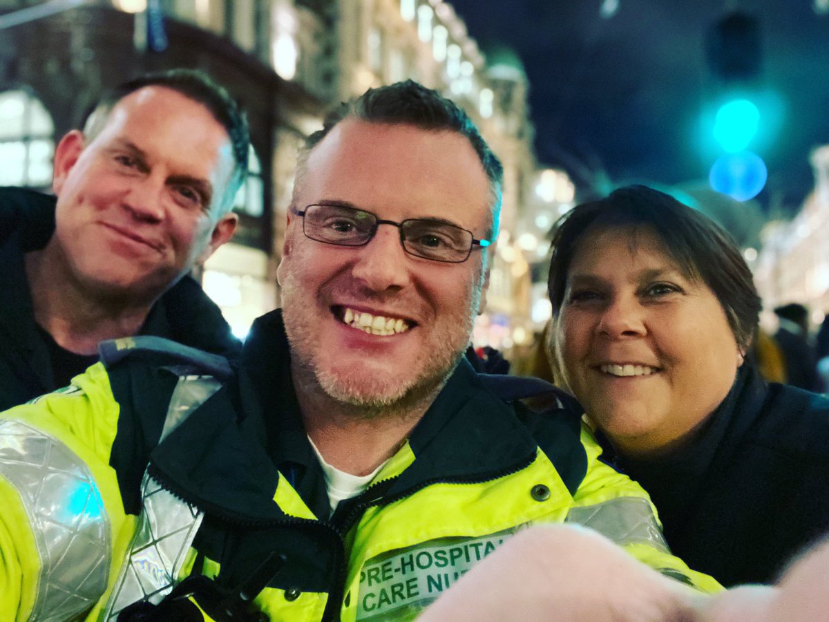 simonnash1980's tweet photo. Great evening working with team @FACLTD covering the Regent Street Christmas Lights Switch On event π
#FirstAid #FirstAidCover #Nurse #NurseCommunity #Paramedic #ParamedicCommunity #RegentStreet #ChristmasLights #SpiritOfChristmas @RegentStreetW1 ππ» https://t.co/nfz3NCXnii