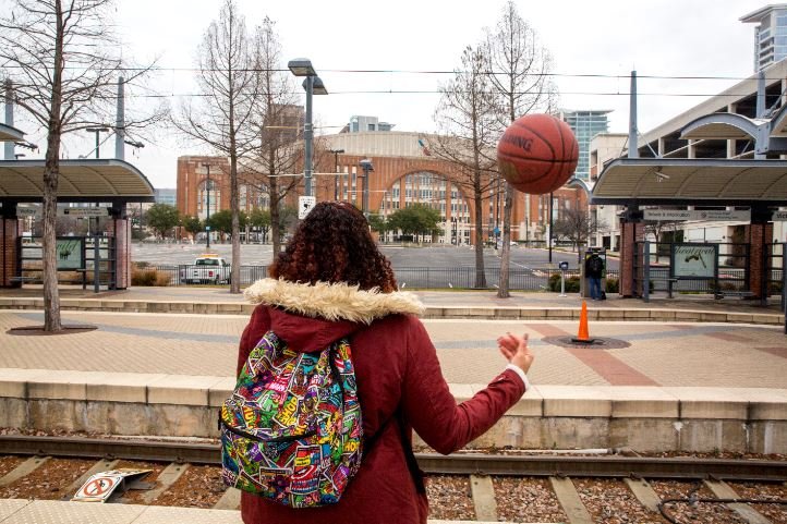 dartmedia's tweet photo. Weβre giving away free tickets to the Nov. 18 Dallas Mav vs. San Antonio game & the Nov. 20 Dallas Mavs vs. Golden State game. Meet us tomorrow, Friday, Nov. 15, from noon to 1 p.m. at Victory Station. #DART2Mavs #DARTable https://t.co/Lmd4NoI6sc