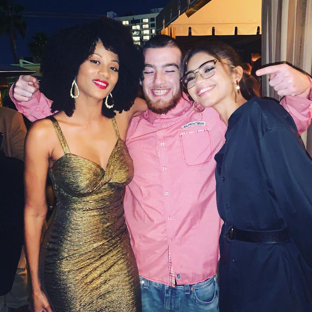 EuphoriaSource's tweet photo. 14.11 | Nika King with Angus Cloud, Zendaya and Hunter Schafer via Instagram.

@iamnikaking: Tbt: The A24 fam https://t.co/kVFGfiGdfU