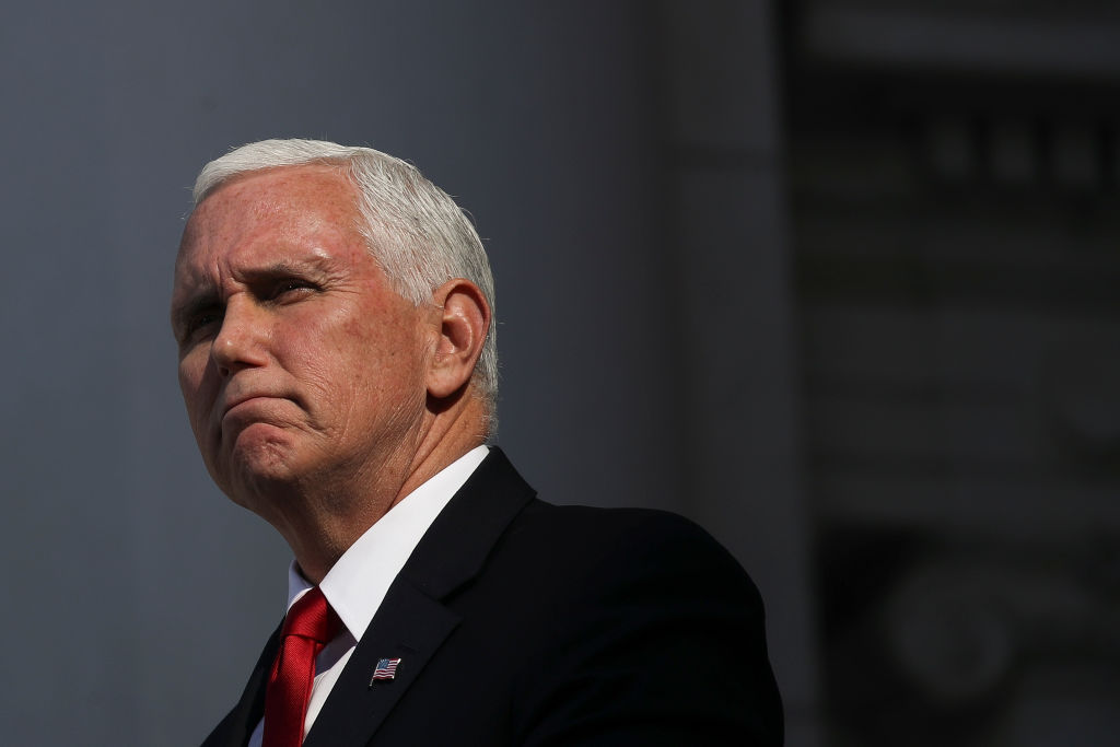 Pence, sobre el tiroteo mortal en California: "Este fue otro día desgarrador para estudiantes y padres en Estados Unidos" https://cnn.it/353ATlY