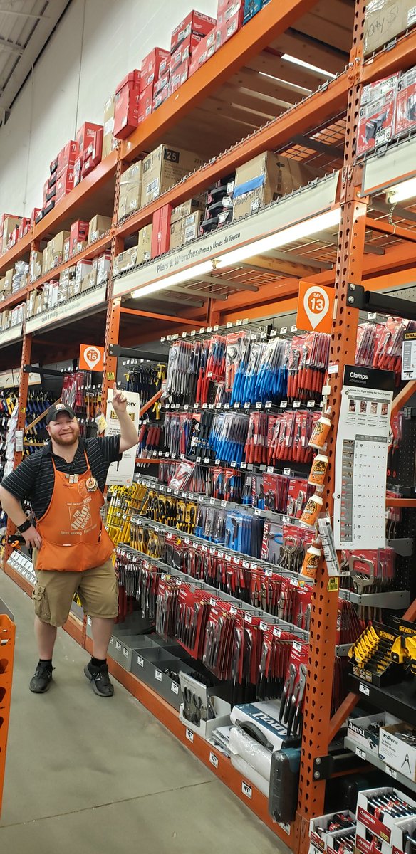 Great job Andrew flushing the overheads!! Did he 110% instock well yes he did!!!! Andrew is hardware waiting to help you with any hardware needs you may have oh he said he instock!!!! #Q4SHELFIE