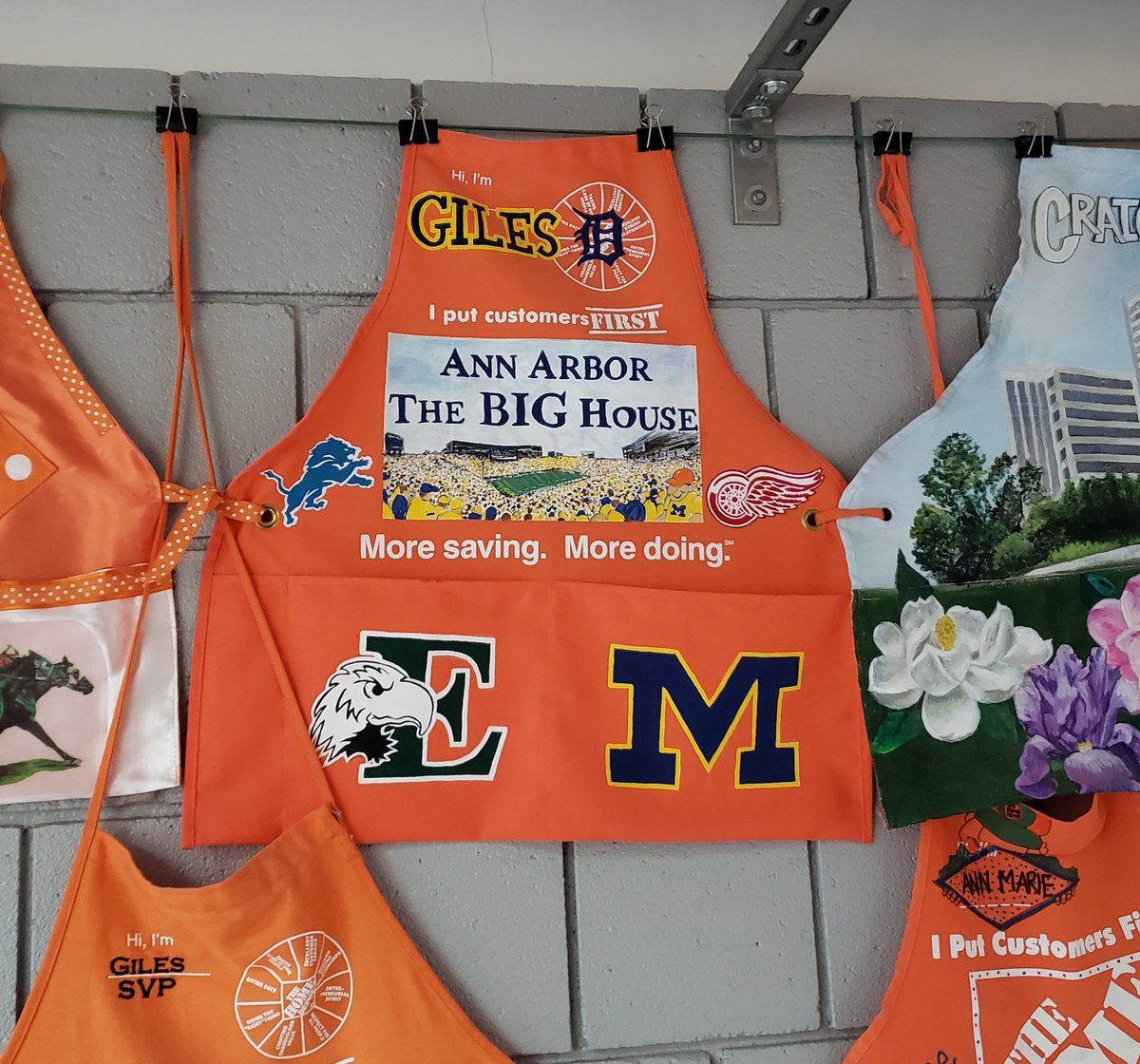 SmallsCDG's tweet photo. #GoBlue #hdussc That block M is never to hard to find!! Representing at the set of HDTV @MattEnglish1977 https://t.co/Ws80pzhfhG