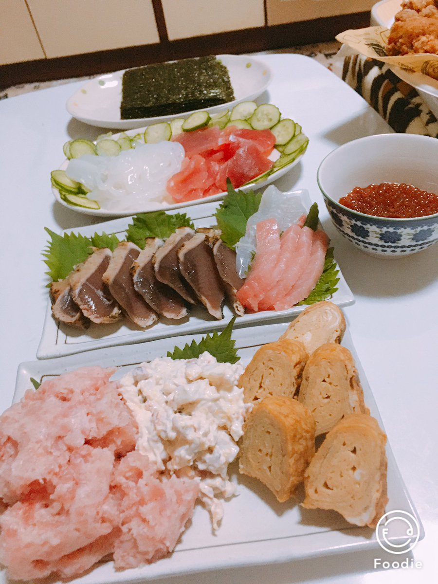 ট ইট র あかネコ 誕生日ご飯 今年は全部手作りしました泣 部屋の飾り付けは友達が超可愛くしてくれました 感謝 ケーキ寿司 手毬寿司 手巻き寿司 唐揚げ ポテトフライ カキフライ ステーキ 豚味噌ソテー サラダチキン ナポリタン フルーツゼリー ট ইট র あかネコ 誕生日ご飯 今年は全部手作りしました泣 部屋の飾り付けは友達が超可愛くしてくれました 感謝 ケーキ寿司 手毬寿司 手巻き寿司 唐揚げ ポテトフライ カキフライ ステーキ 豚味噌ソテー サラダチキン ナポリタン フルーツゼリー