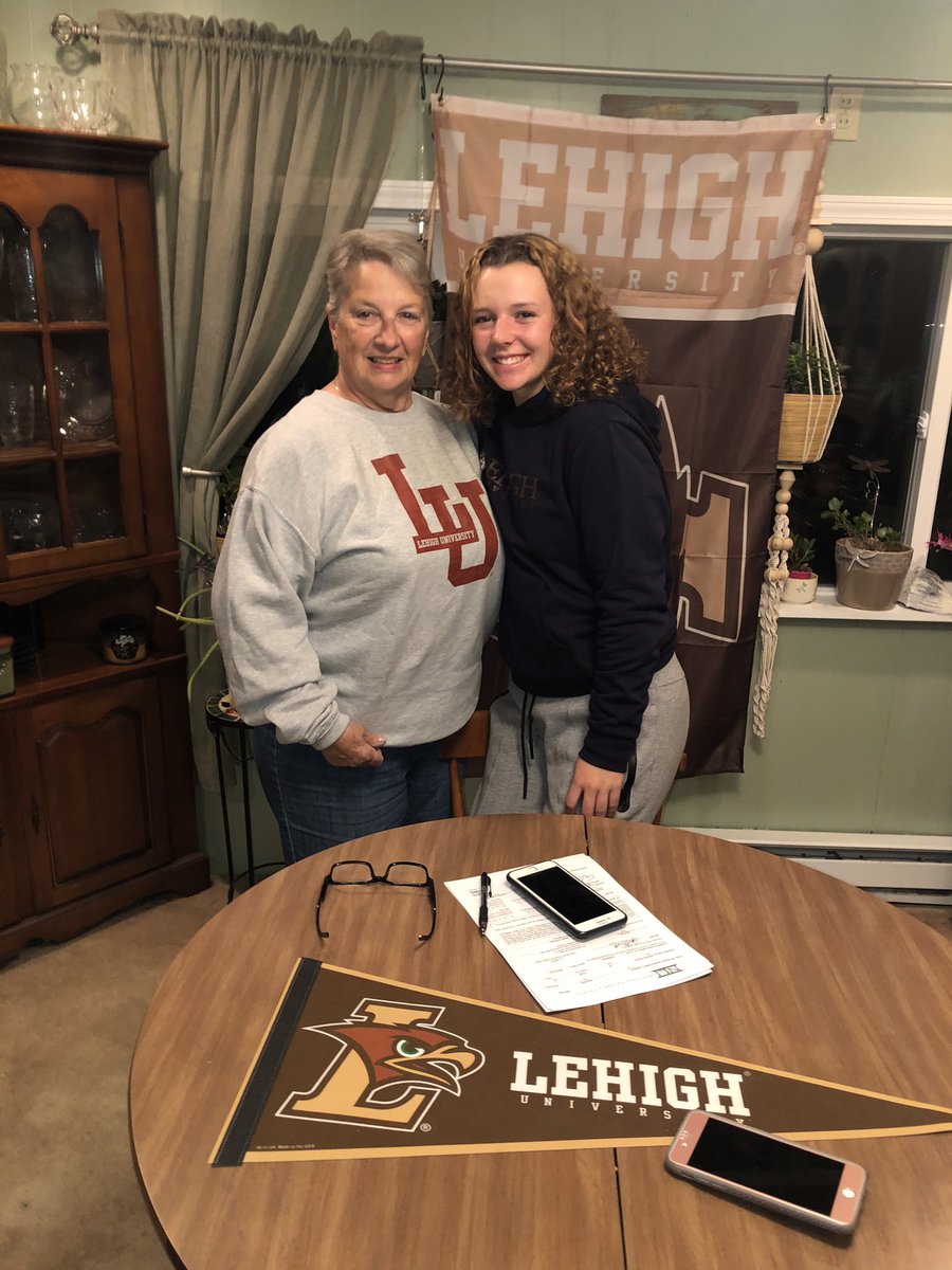 KatCanno's tweet photo. So proud of my girl right here! She signed her NLI last night to play at Lehigh University next year! Had our own small signing ceremony at home ❤️❤️ #itsofficial #soproud @brookeecan @haylscannon @JackieSmall0968 @Lehighsoftball https://t.co/fNjWSWmGHg