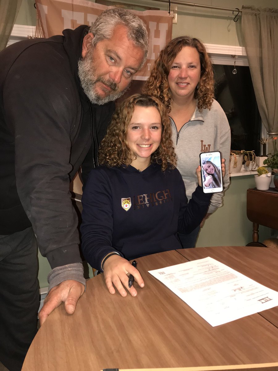 KatCanno's tweet photo. So proud of my girl right here! She signed her NLI last night to play at Lehigh University next year! Had our own small signing ceremony at home ❤️❤️ #itsofficial #soproud @brookeecan @haylscannon @JackieSmall0968 @Lehighsoftball https://t.co/fNjWSWmGHg