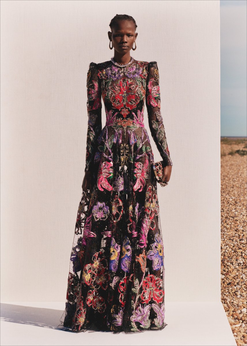 wwd's tweet photo. The Alexander McQueen Resort 2020 collection was inspired by vintage and living flora. https://t.co/55YRgoRsaB https://t.co/VS5Sqs4K5R
