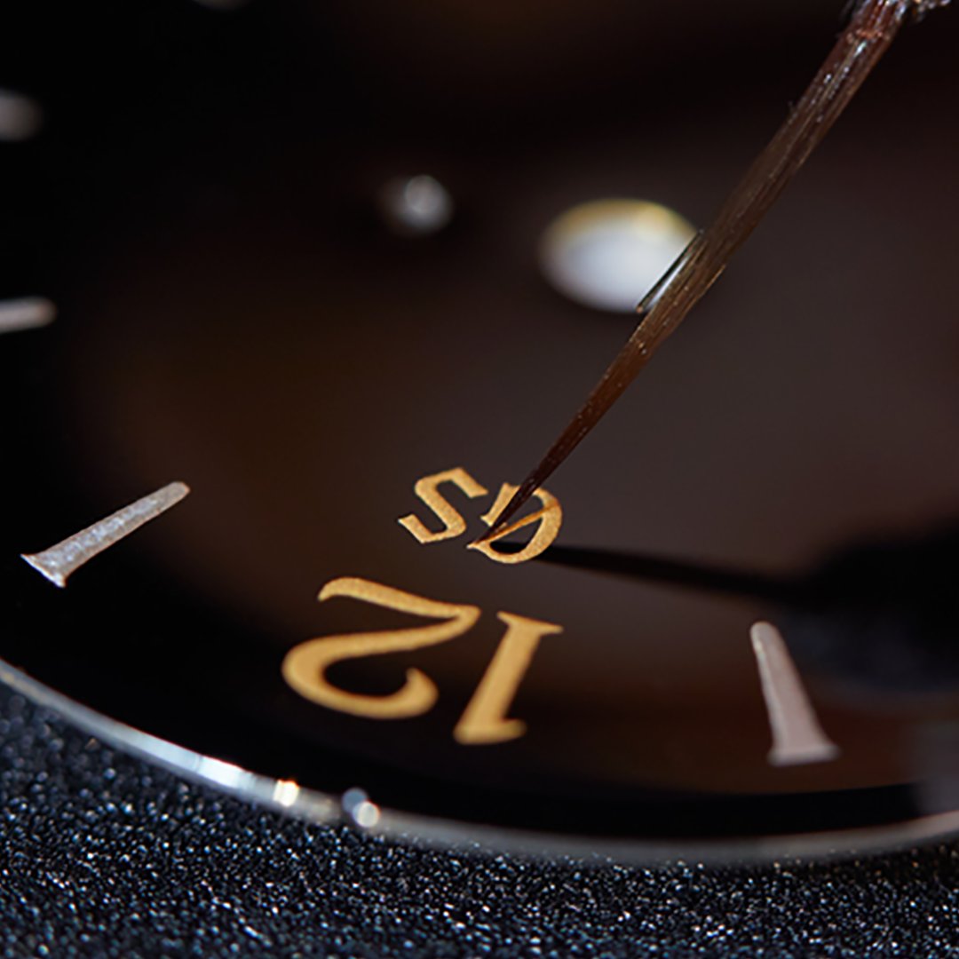 grandseikousa's tweet image. Isshu Tamura trained in the traditional Kaga Maki-e gold lacquer technique of Kanazawa under master craftsman Ikko Kiyose, has received worldwide acclaim for his technique in bringing to life elaborate detail and fine beauty.  #NatureofTime