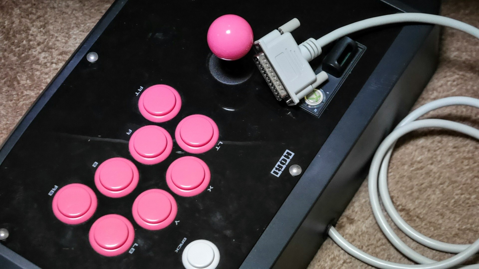 HORI，アケコン「RAPV」の静音モデルと，PCにも対応した格闘