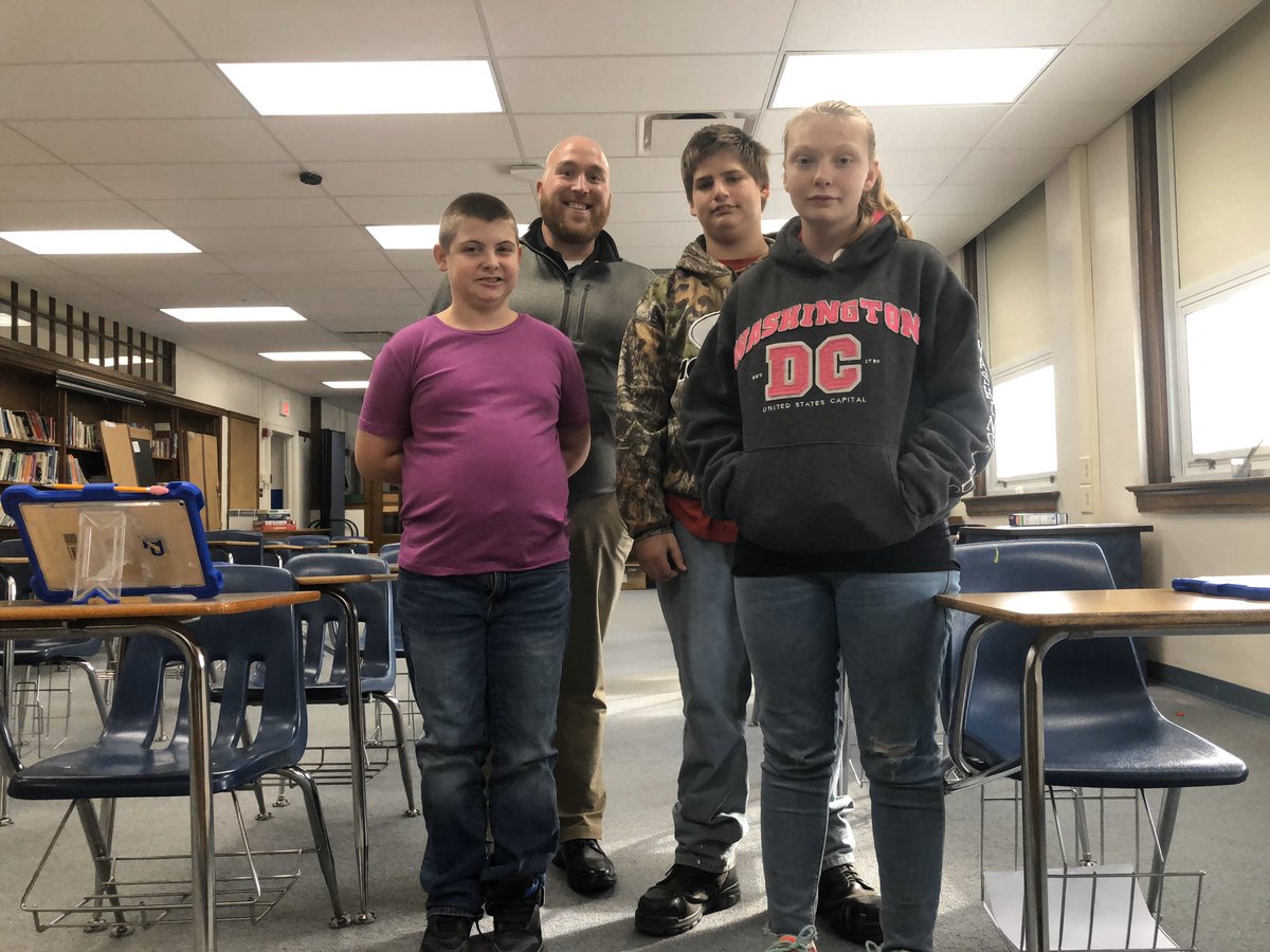 StephenMichel85's tweet photo. I’m excited to see what these students will learn this year using #GenYes. It will consist of small groups of students at three of our schools! The goal is to have students solving tech issues as well as helping teachers to create tech enhanced content! @FranklinLocal https://t.co/23Rc72kR8S