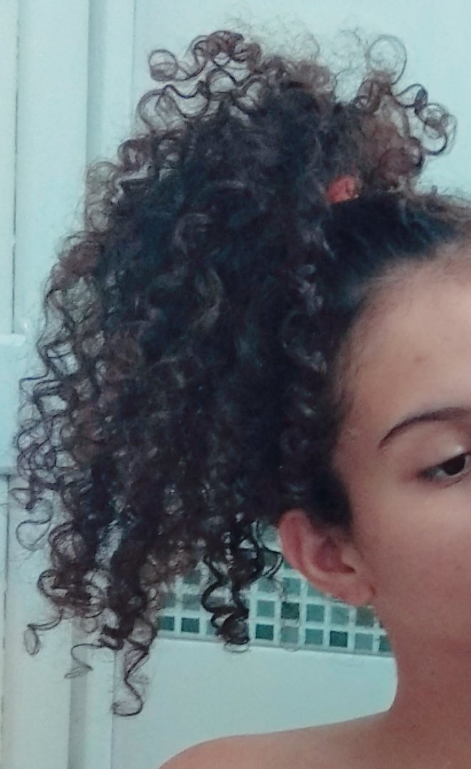 iambabyvev's tweet photo. fiz um cronograma capilar e pela primeira vez em 18 anos estarei cuidando do meu cabelo, amanhã já tem hidratação 

a meta é passar pelo menos o primeiro mês firme #focoo https://t.co/AT12c1MwcA