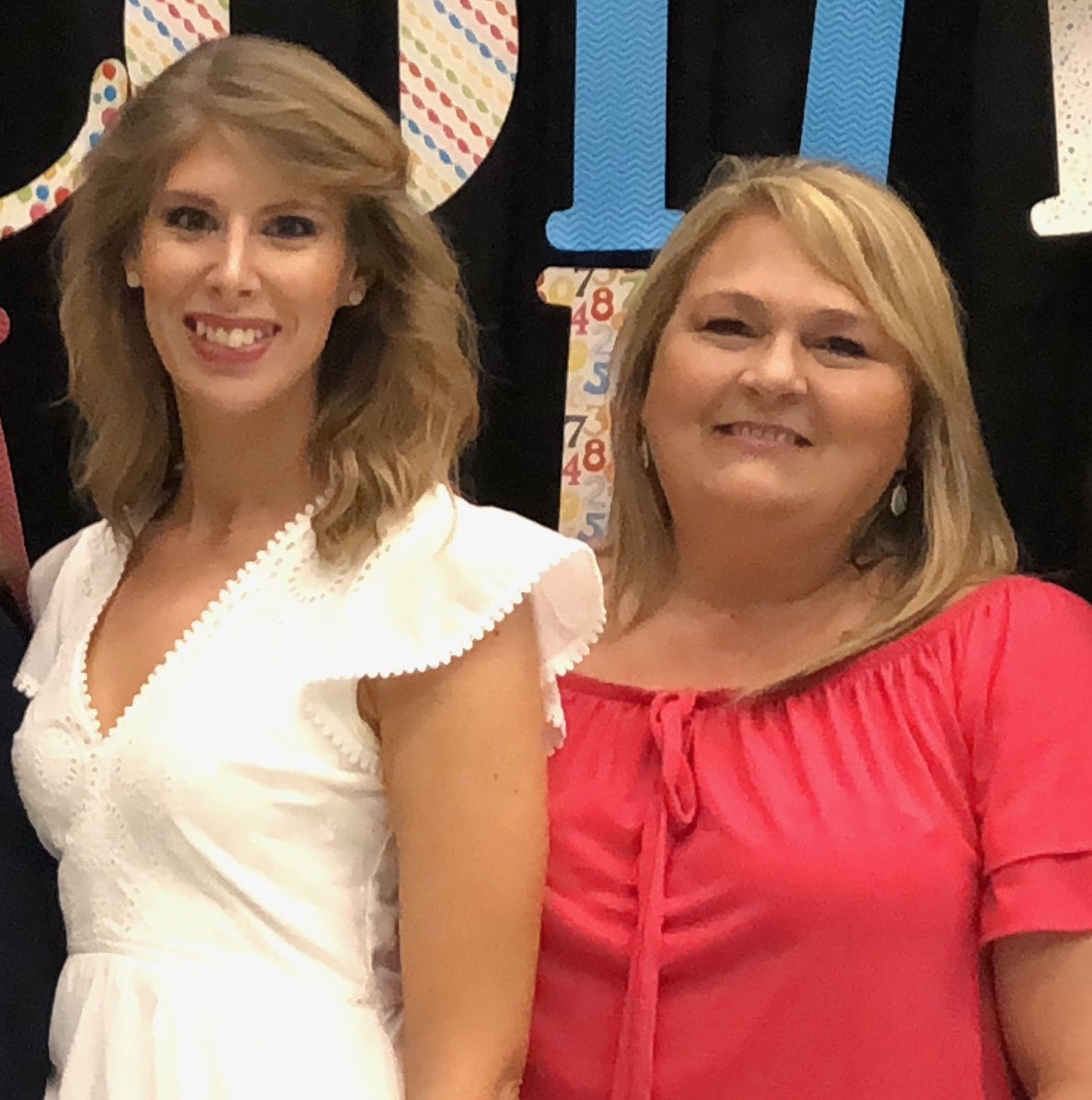 ms_hoover3's tweet photo. Great partnerships happen when both partners are open to learning from each other. Proud to be your teaching partner ⁦@michellegaskin3⁩ ! ⁦@HCLithiaSprings⁩ #LithiaGrateful https://t.co/ENJrHJfeNm