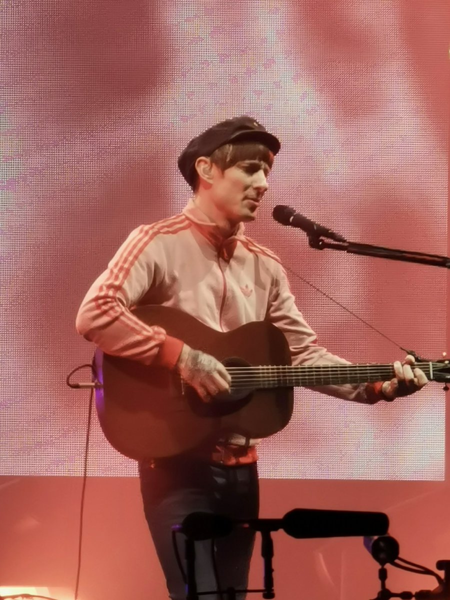 DeanoMurphy's tweet photo. @GerryCinnamon thanks for bouncing me off the walls tonight! Too heavy with the kick drum.. Get tae fuck 🙌🏻❤️ https://t.co/A6KDcdvXaQ
