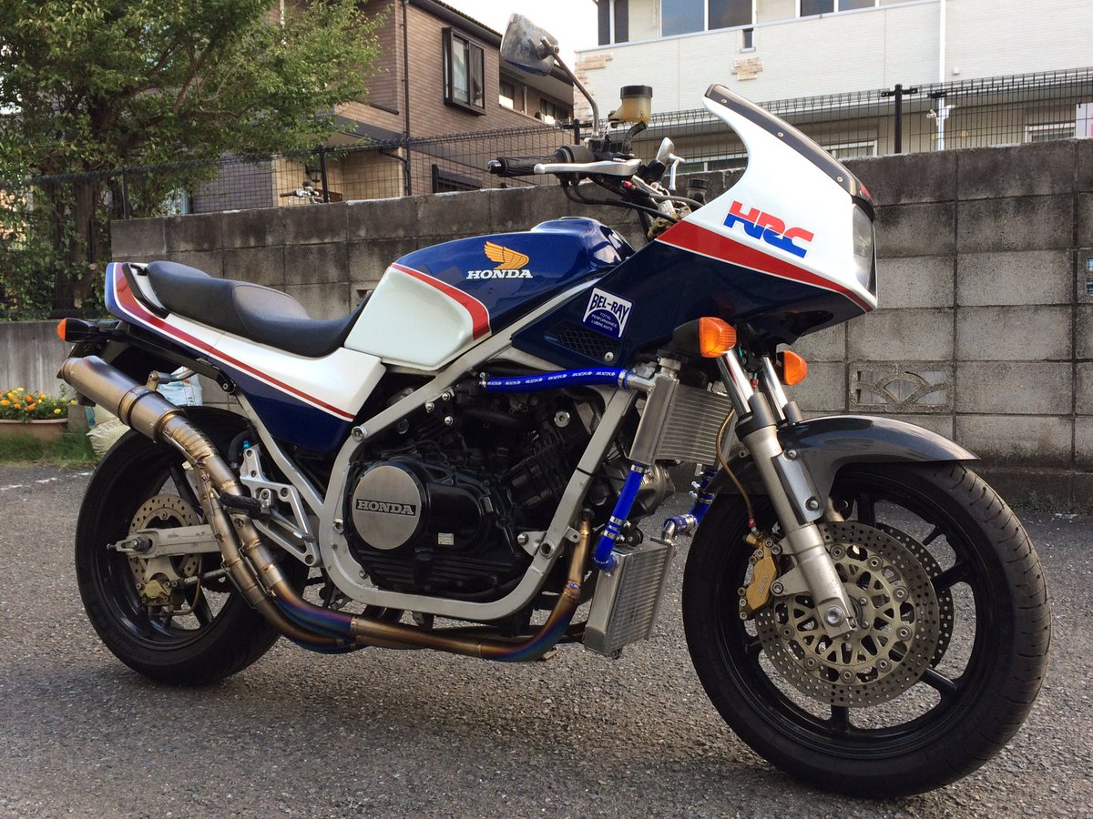 sepia_vauz's tweet photo. バイク乗りたい〜🥺
でも膝が全然曲がらないから、バックステップ装着したバイクはしばらく乗れないのかな…
スクーターだな〜
#VF750F #RC15
#CBR250R #MC17
#RZ125 #1GV
#MonkeyBaja https://t.co/Z4nxYMhrcM