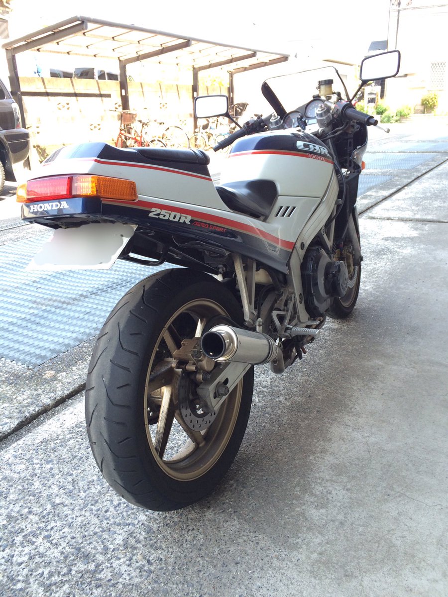 sepia_vauz's tweet photo. バイク乗りたい〜🥺
でも膝が全然曲がらないから、バックステップ装着したバイクはしばらく乗れないのかな…
スクーターだな〜
#VF750F #RC15
#CBR250R #MC17
#RZ125 #1GV
#MonkeyBaja https://t.co/Z4nxYMhrcM