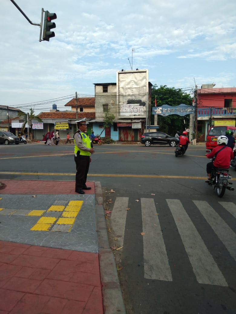 06.57 Situasi lalin di Tl. Mangga besar Jaksel arah Mampang & Ragunan terpantau ramai lancar