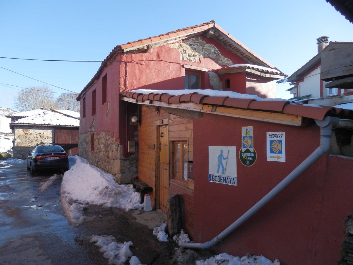 Albergue de Bodenaya (Asturias): xurdemoran.blogspot.com/2013/07/iglesi…