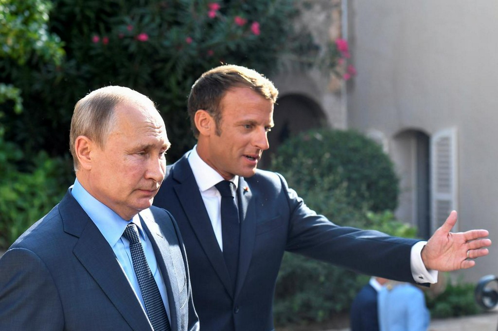 On Russia and EU enlargement, Macron pushes a radical agenda https://www.reuters.com/article/us-europe-macron-geopolitics-idUSKBN1XO2P9?taid=5dcdea4c5f1daa0001523fad&utm_campaign=trueAnthem%3A+Trending+Content&utm_medium=trueAnthem&utm_source=twitter …