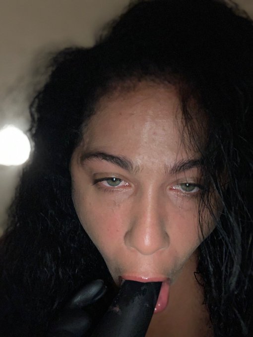 Can I look you in the eye while I throat your dick ?? #retweet if the answer is yes https://t.co/Xzq<a href="/tag/retweet"class="tags"><span>#retweet</span></a>